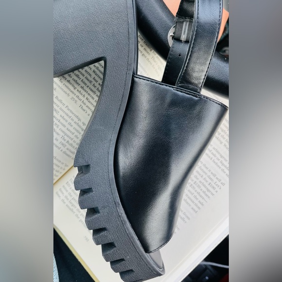 Madden Girl Platform Heel Sandals black and silver 8/5M - Picture 2 of 11